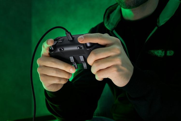 Razer console preto croma do wolverine v2 06X4JT160