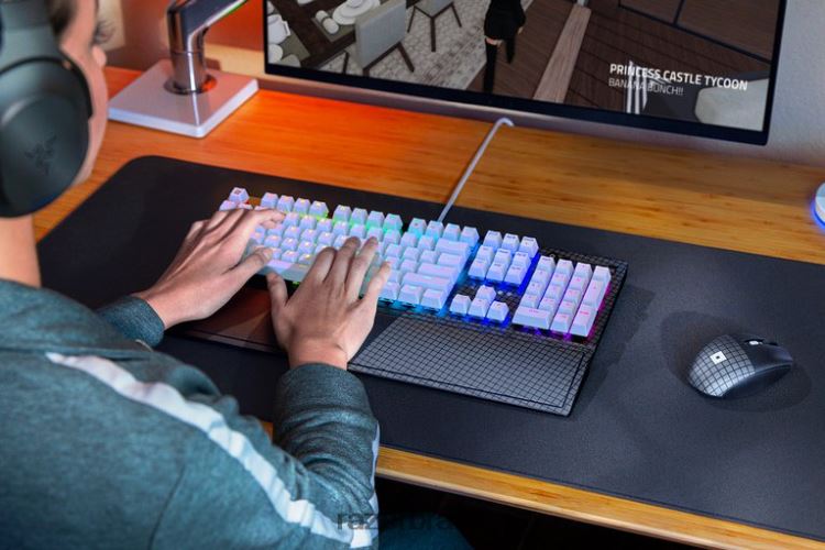 Razer teclado branco blackwidow v3 - interruptor verde - nós - edição roblox 06X4JT59
