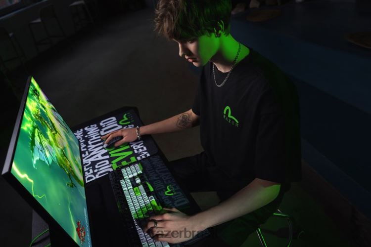 Razer vestuário Uma cor camiseta evisu com estampa daicock 06X4JT191